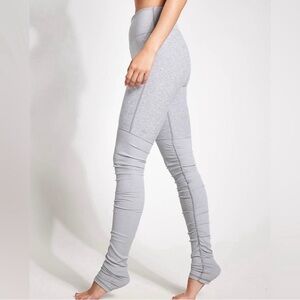 ALO Yoga Light Gray High-Rise Leggings
